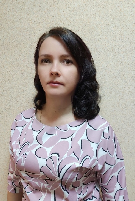 Полякова Елена Владимировна.